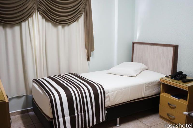 טולדו Rosa'S Hotel מראה חיצוני תמונה